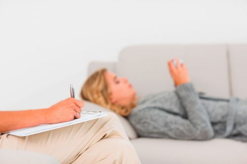 Psychoanalyse ZAP SAlzuflen Frau auf der Couch